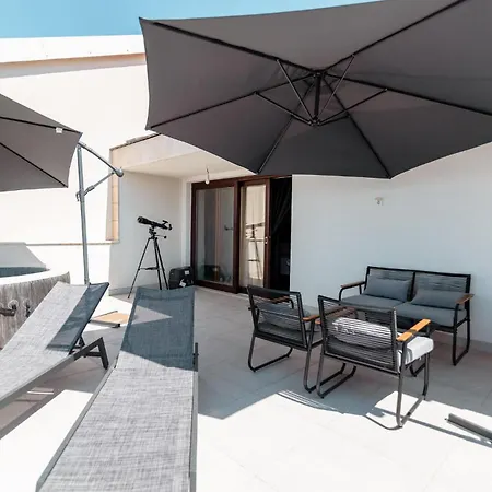 Apartment 5 Bedroom Lovely In Grljevac Podstrana